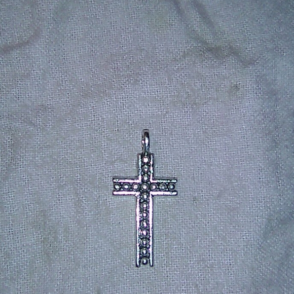 BUNDLE OF CROSS PENDANTS - Picture 6 of 11